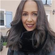 Traductrice et pianiste d'origine libanaise, je donne des cours de langues et de musique